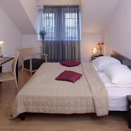 Hotel Rija Centre 3*