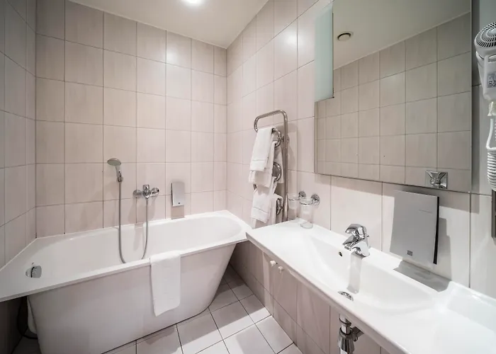 מלון Rija Centre 3*