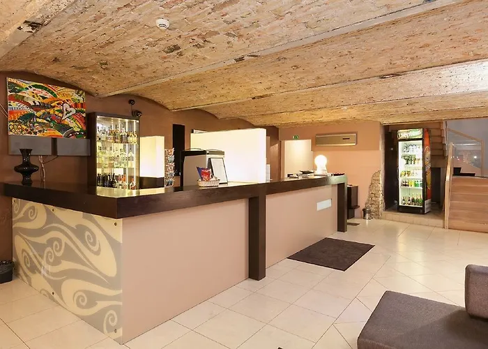 מלון Rija Centre 3*